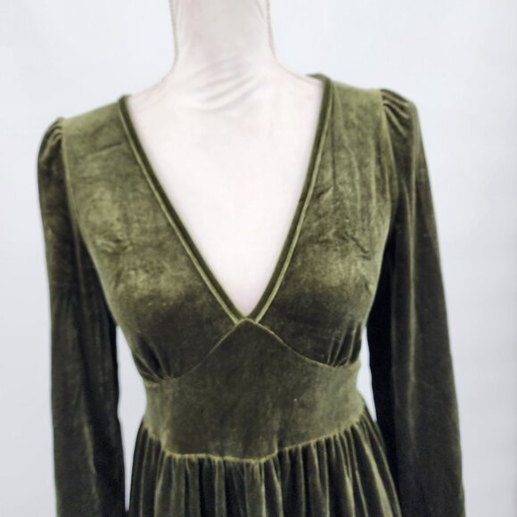 HALARA Deep V Neck Ruffled Hem Velvet Rifle Green Mini Party Dress XS NWT - Picture 3 of 11